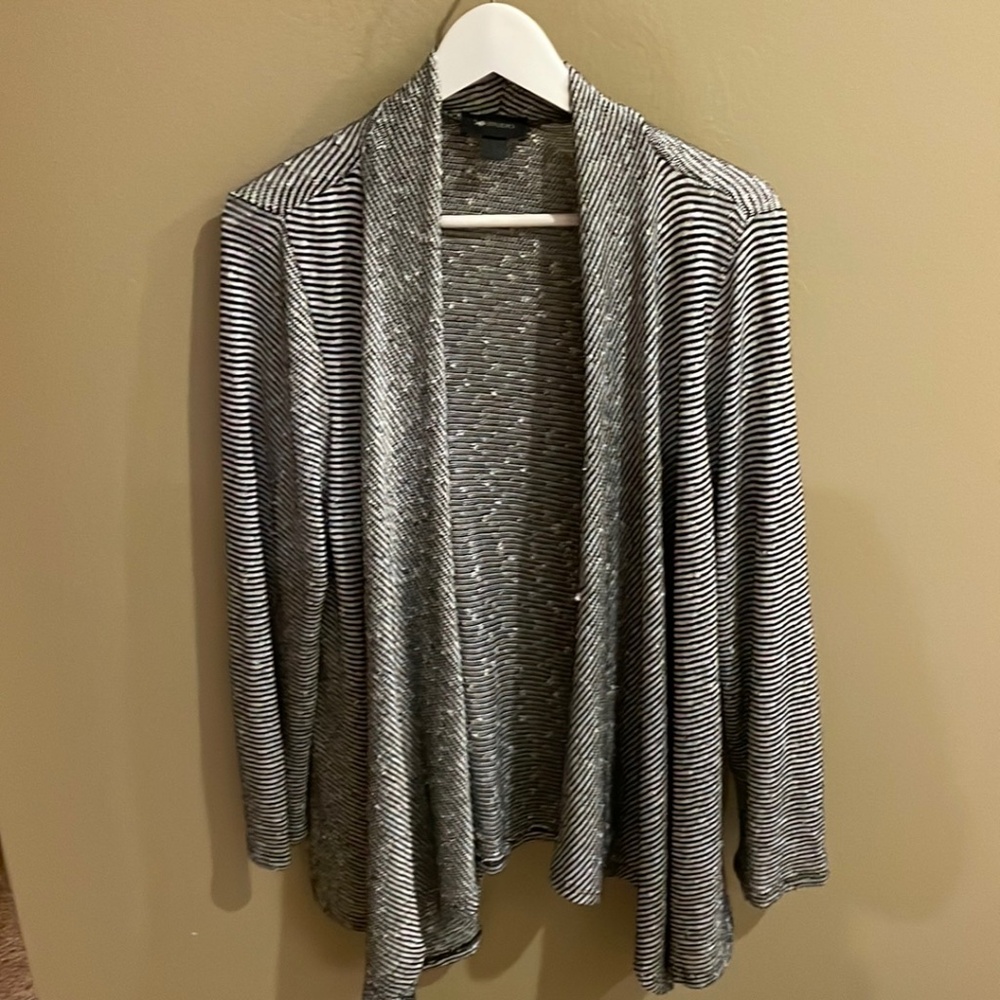 Scrug - black & white woven stripe with button for side drape